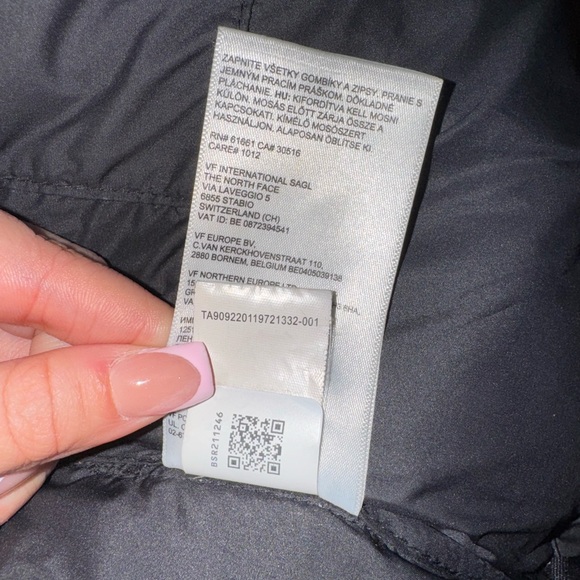 KAWS North Face Coat - Picture 7 of 10